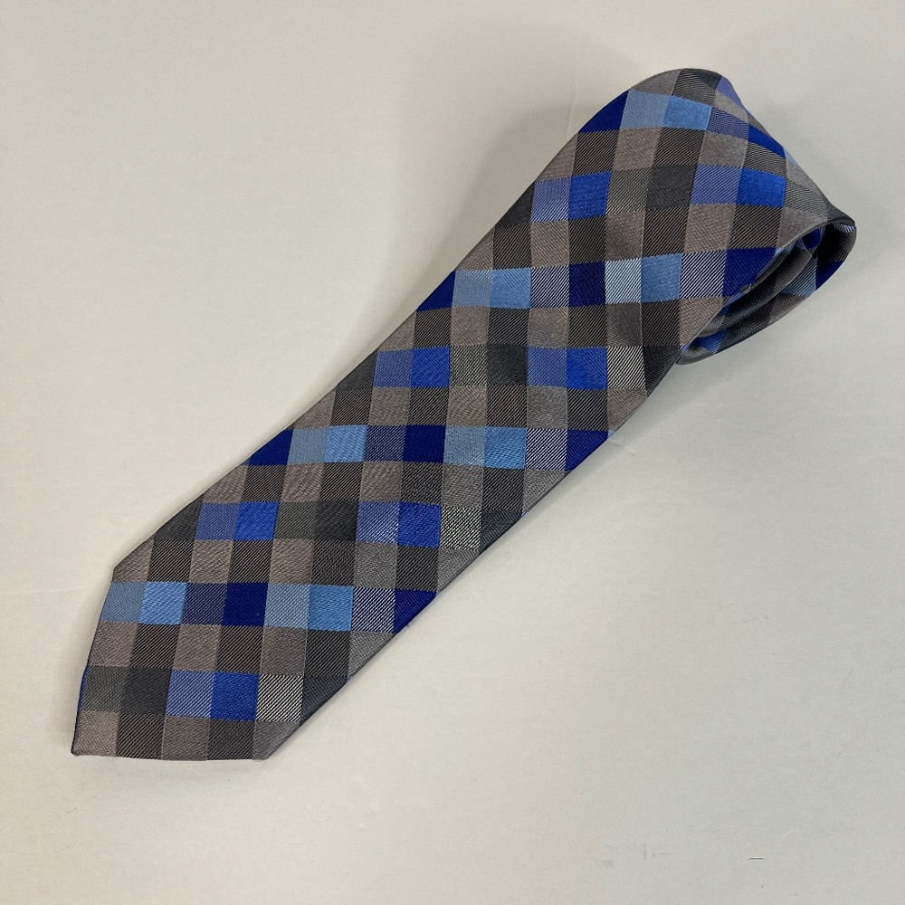 Geoffrey Beene Neck Tie Like New Blues & Grays